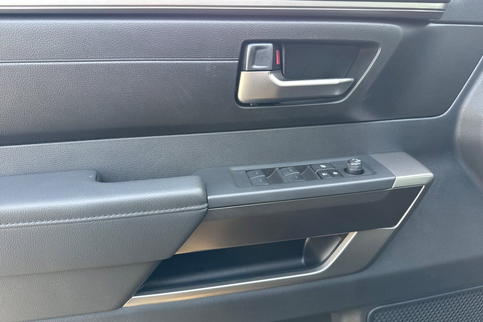 2026 Toyota Tundra SR5 - Photo 12