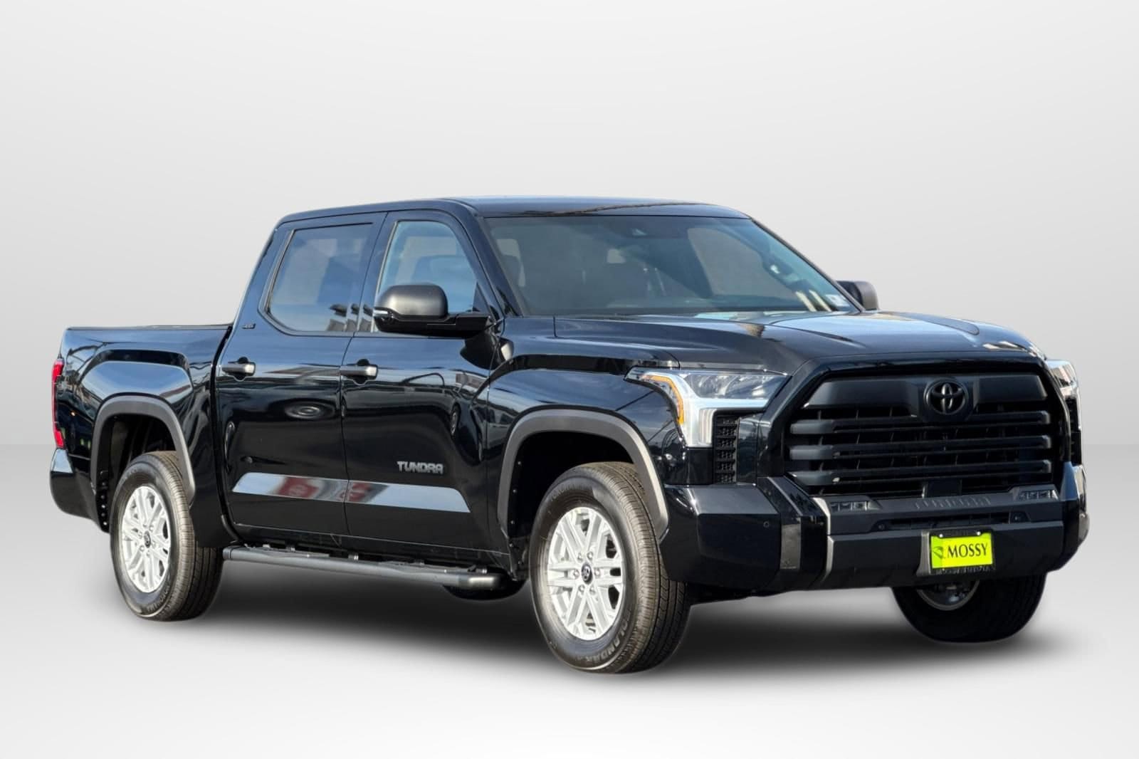 2026 Toyota Tundra SR5 - Photo 7