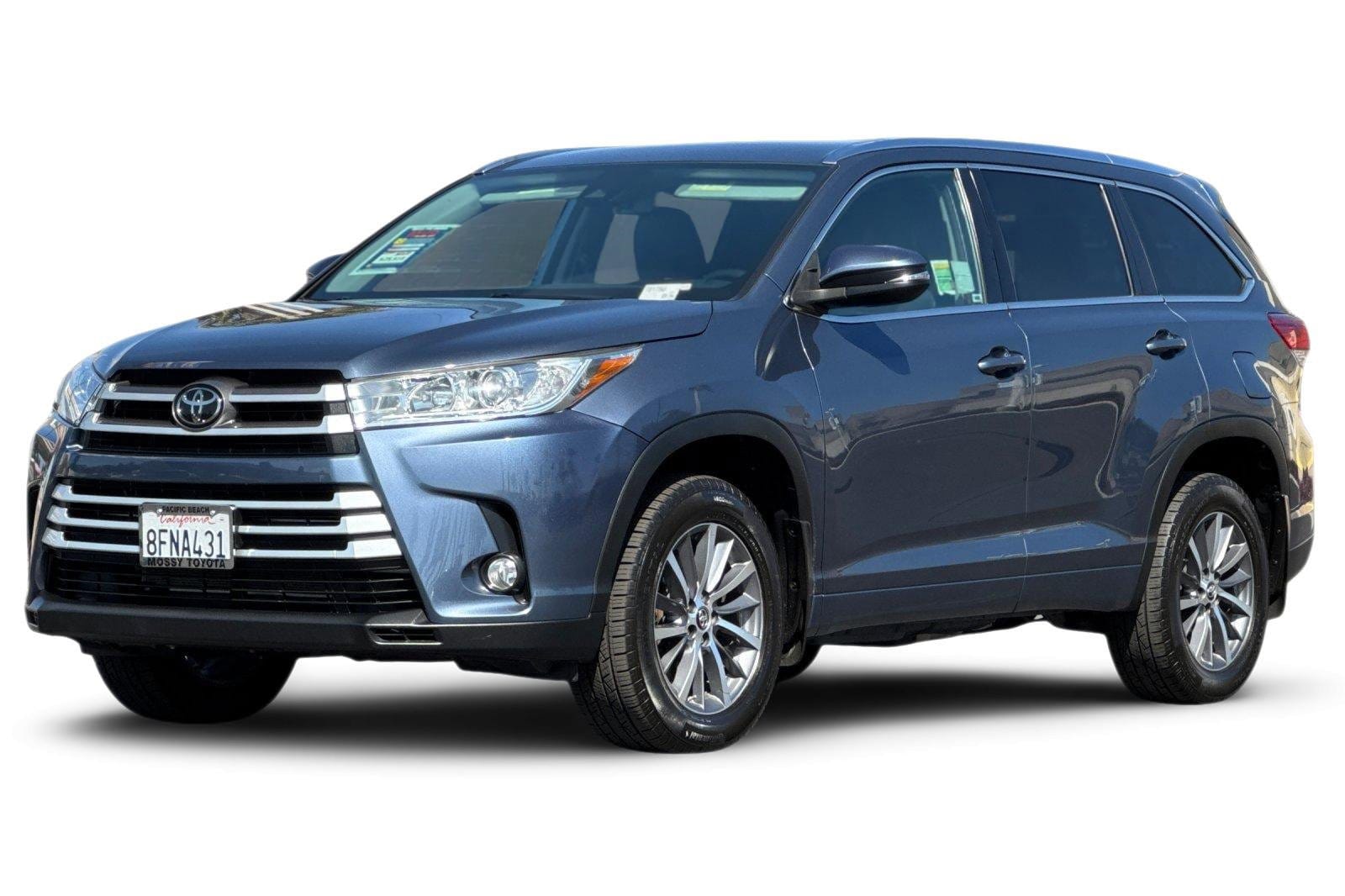 1 placeholder image of  2018 Toyota Highlander XLE