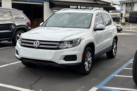 1 image of 2017 Volkswagen Tiguan 2.0T Wolfsburg Edition