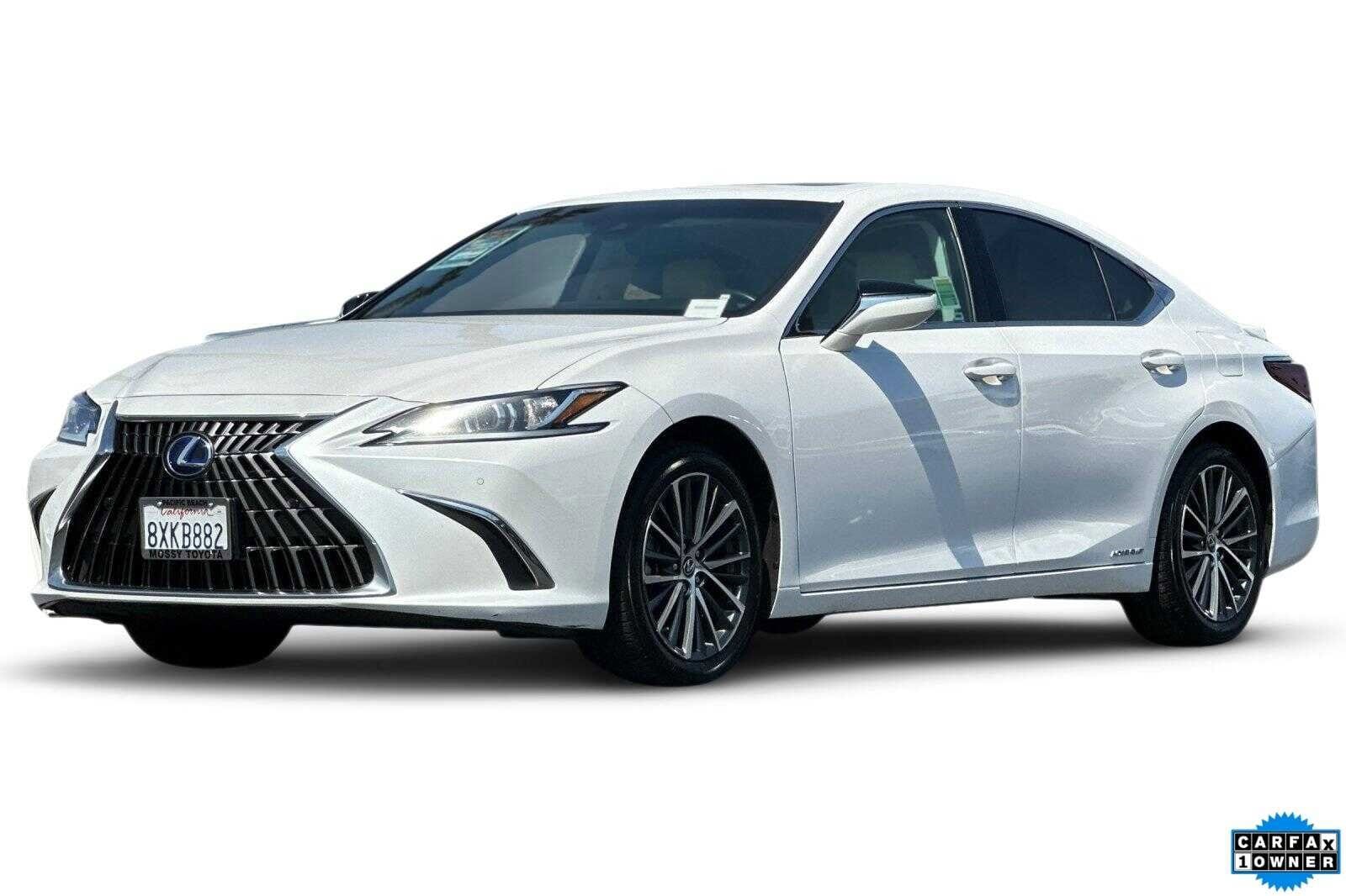 1 placeholder image of  2022 Lexus ES 300h