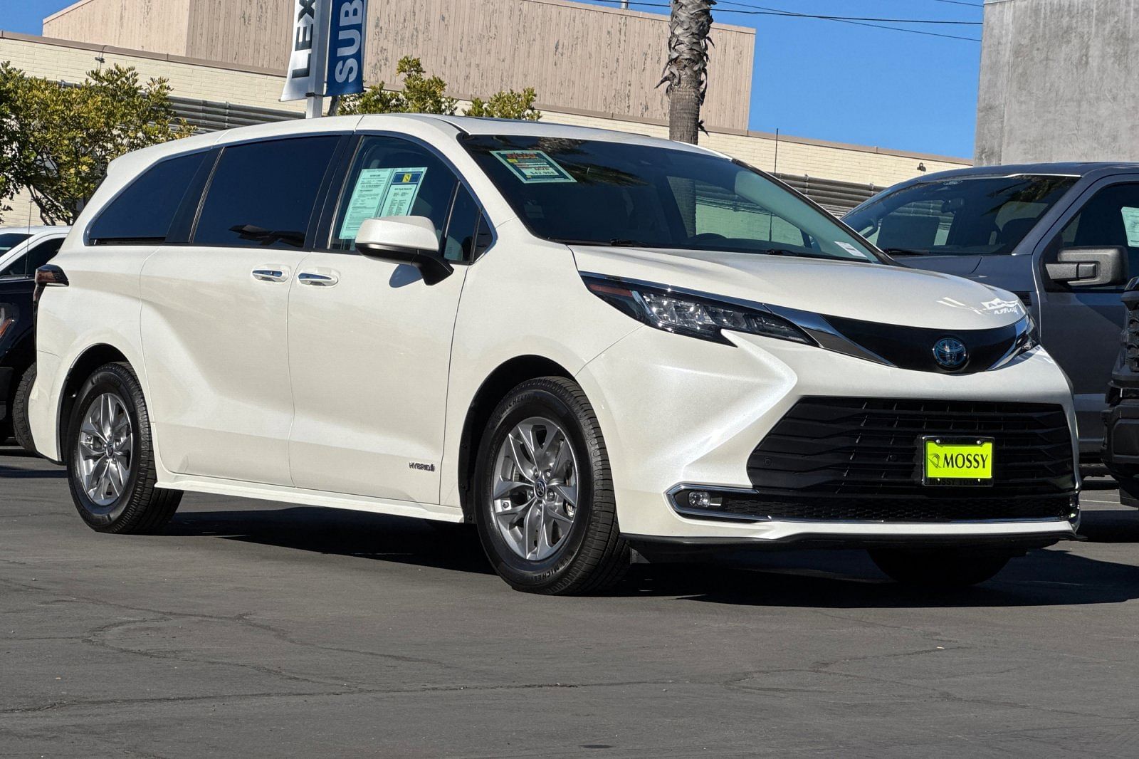 Used 2021 Toyota Sienna XLE with VIN 5TDYRKEC6MS010946 for sale in San Diego, CA