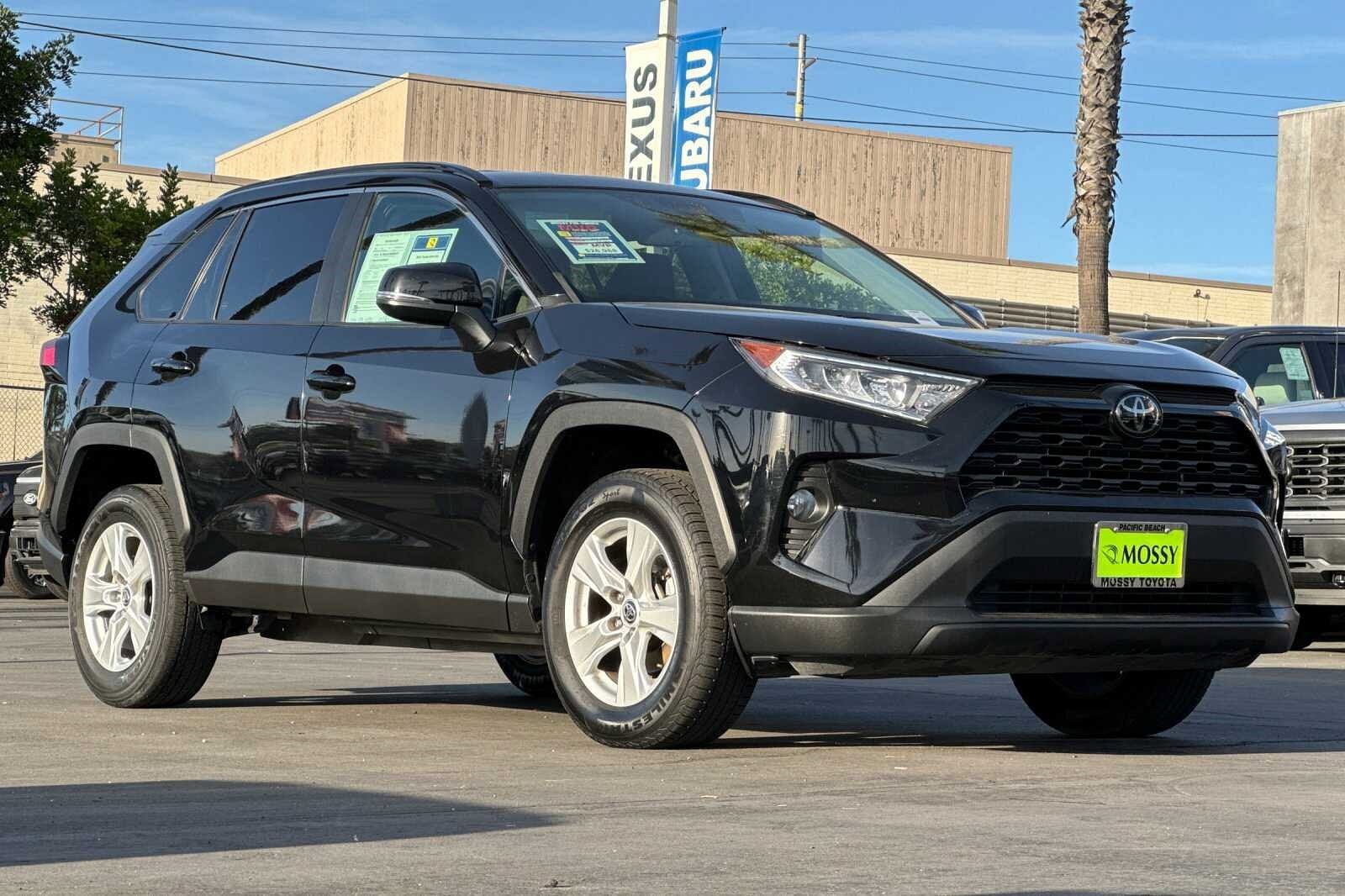 Used 2021 Toyota RAV4 XLE with VIN 2T3W1RFV5MW152159 for sale in San Diego, CA