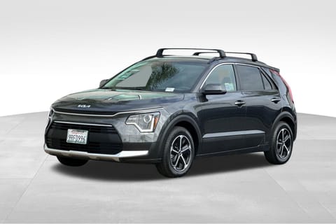 1 image of 2023 Kia Niro LX