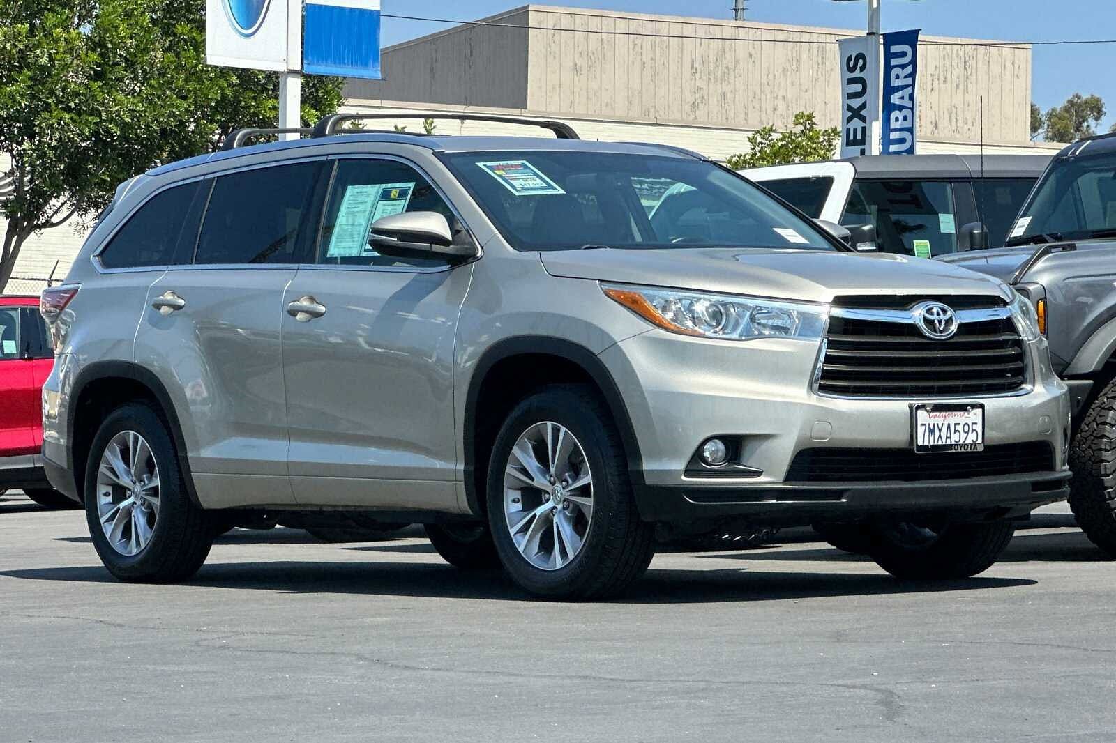 Used 2015 Toyota Highlander XLE with VIN 5TDKKRFH6FS098851 for sale in San Diego, CA