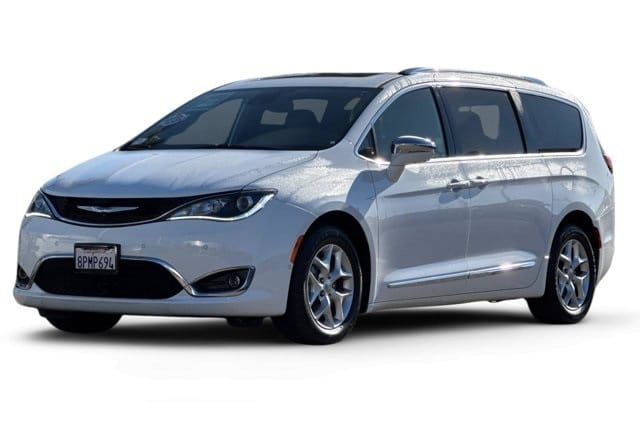 1 placeholder image of  2020 Chrysler Pacifica Limited