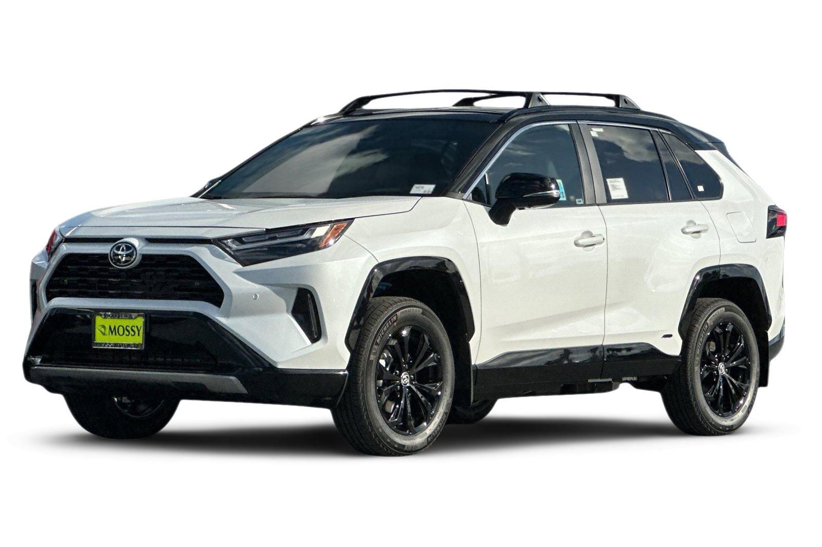 2025 Toyota RAV4 SE's photo