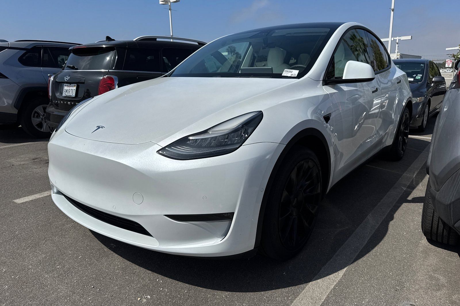 Used 2021 Tesla Model Y Long Range with VIN 5YJYGDEE2MF070911 for sale in Kansas City