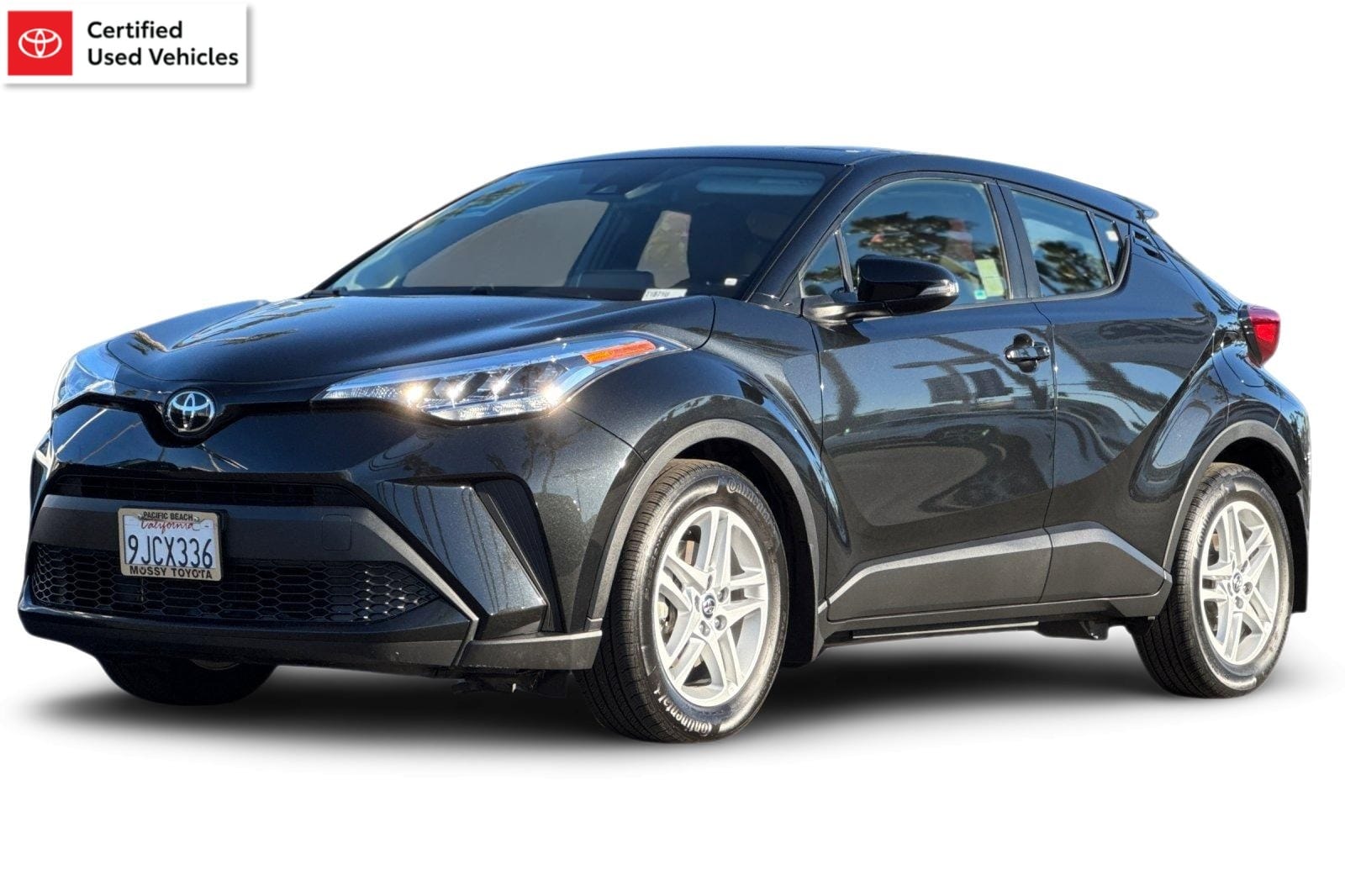 2021 Toyota C-HR LE's photo