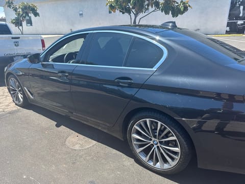 1 imagen de 2022 BMW 5 Series 530i