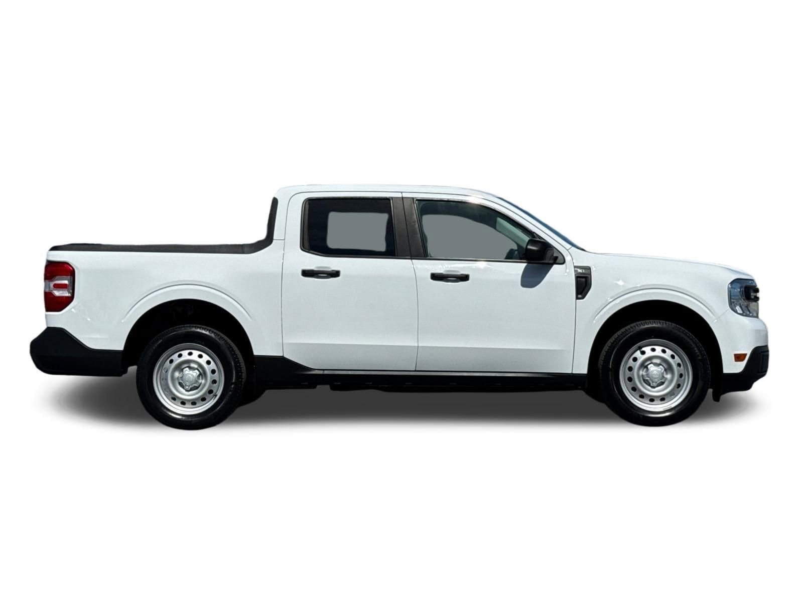 3 thumbnail image of  2022 Ford Maverick XL