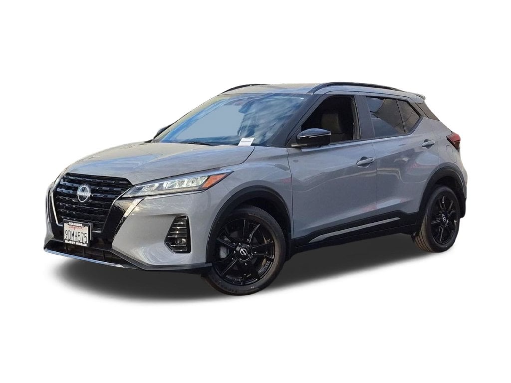 1 thumbnail image of  2023 Nissan Kicks SR