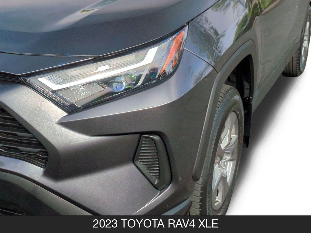 2023 Toyota RAV4 XLE - Photo 10
