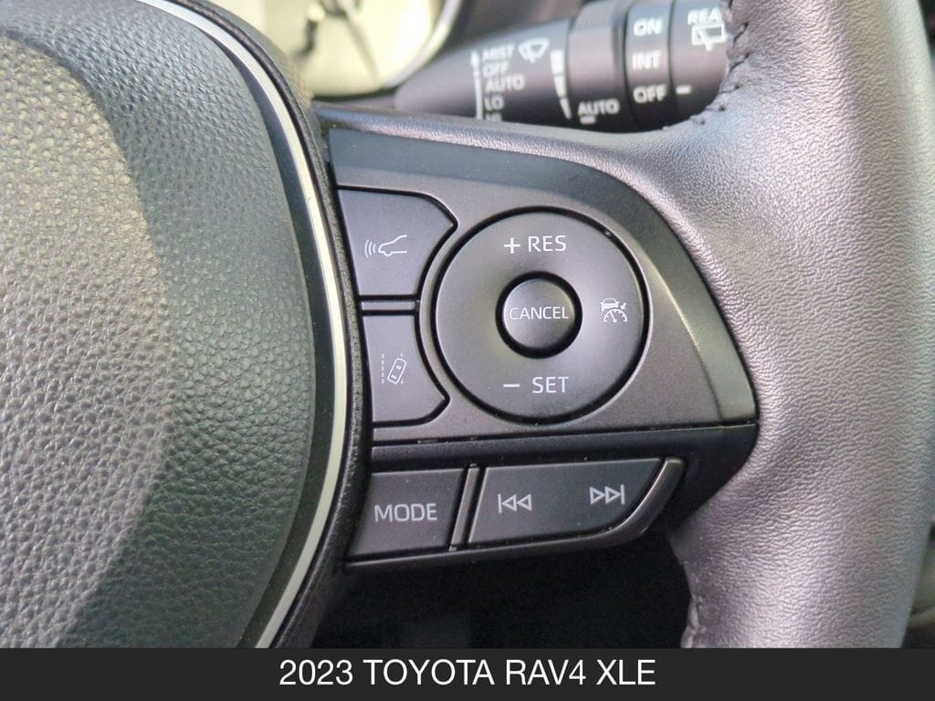 2023 Toyota RAV4 XLE - Photo 19