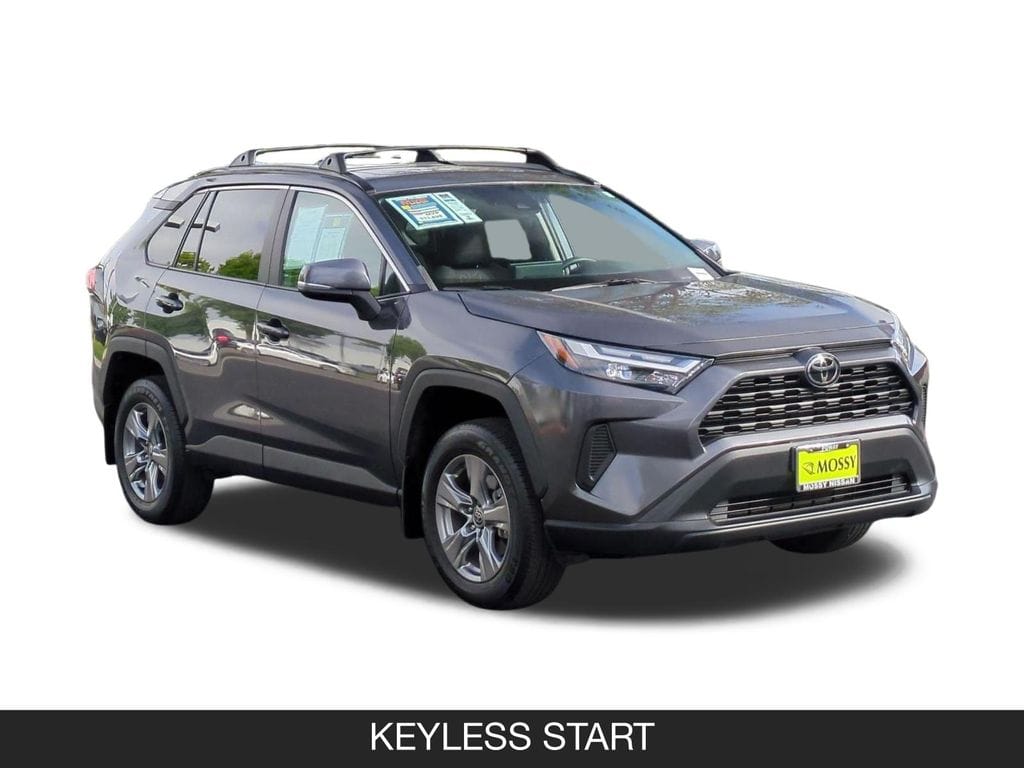 2023 Toyota RAV4 XLE - Photo 2