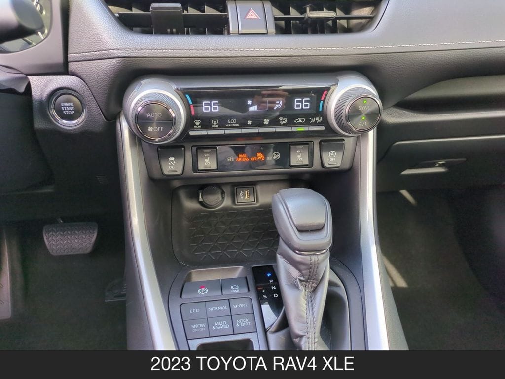 2023 Toyota RAV4 XLE - Photo 24