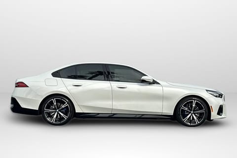 2024 BMW 5 Series 530i