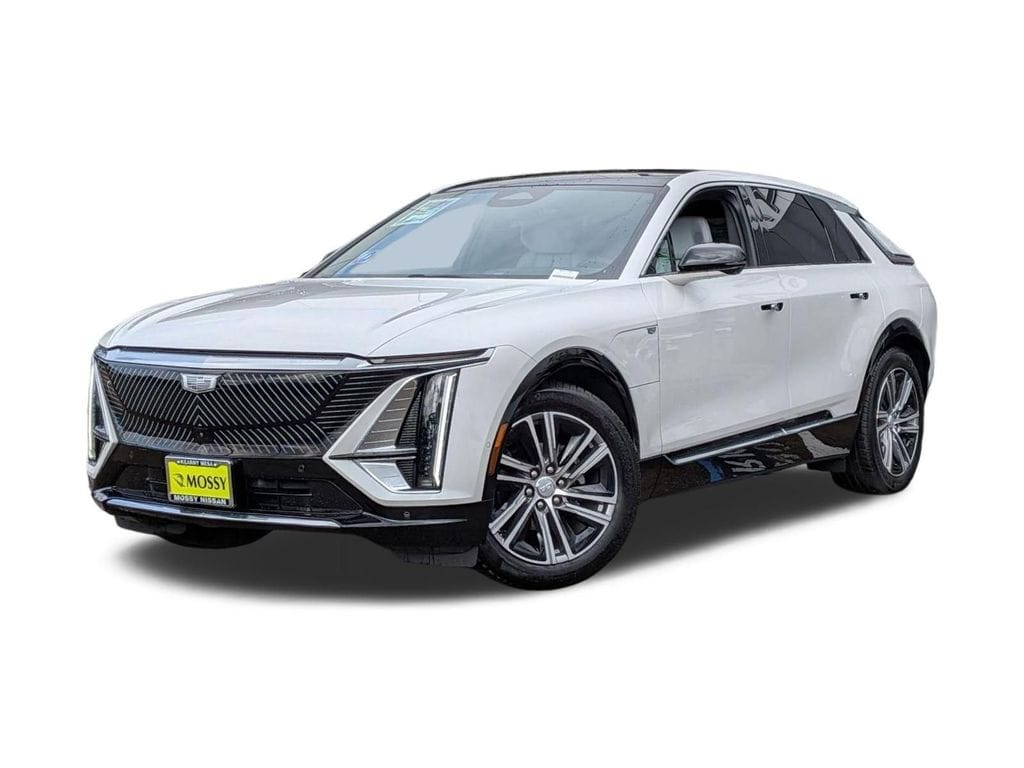 2024 Cadillac LYRIQ Luxury 2