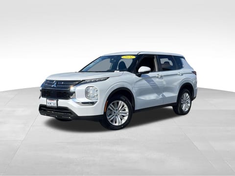 1 imagen de 2024 Mitsubishi Outlander ES