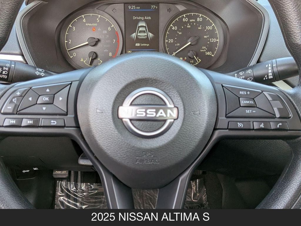 2025 Nissan Altima S - Photo 12