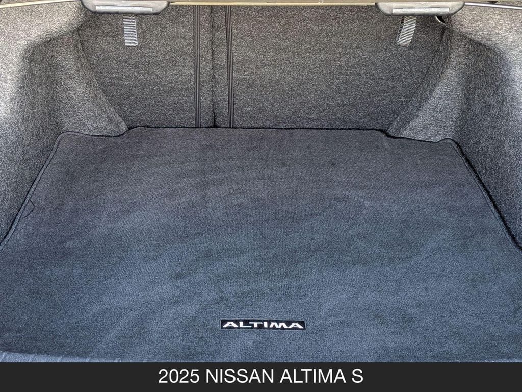 2025 Nissan Altima S - Photo 23