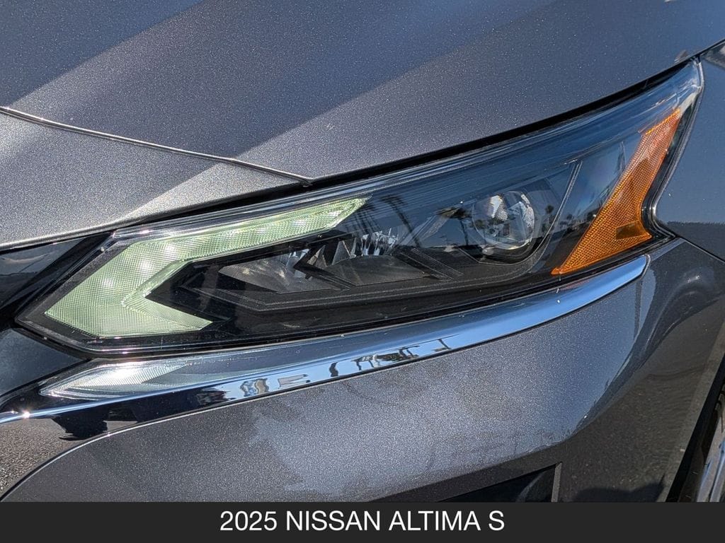 2025 Nissan Altima S - Photo 10