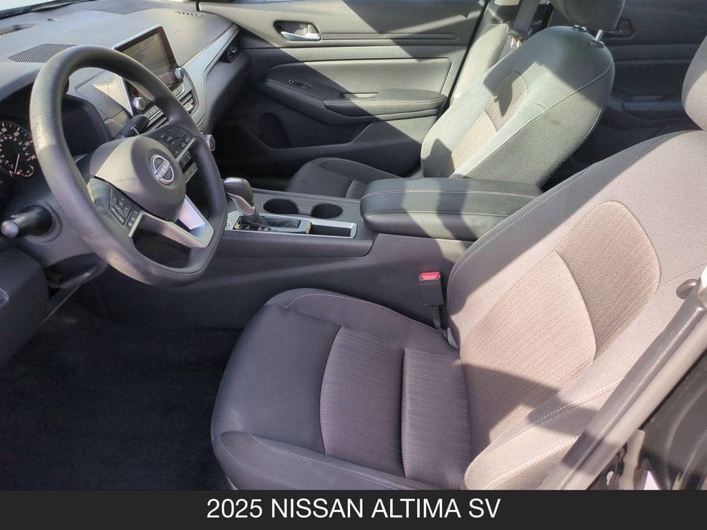 2025 Nissan Altima SV - Photo 14