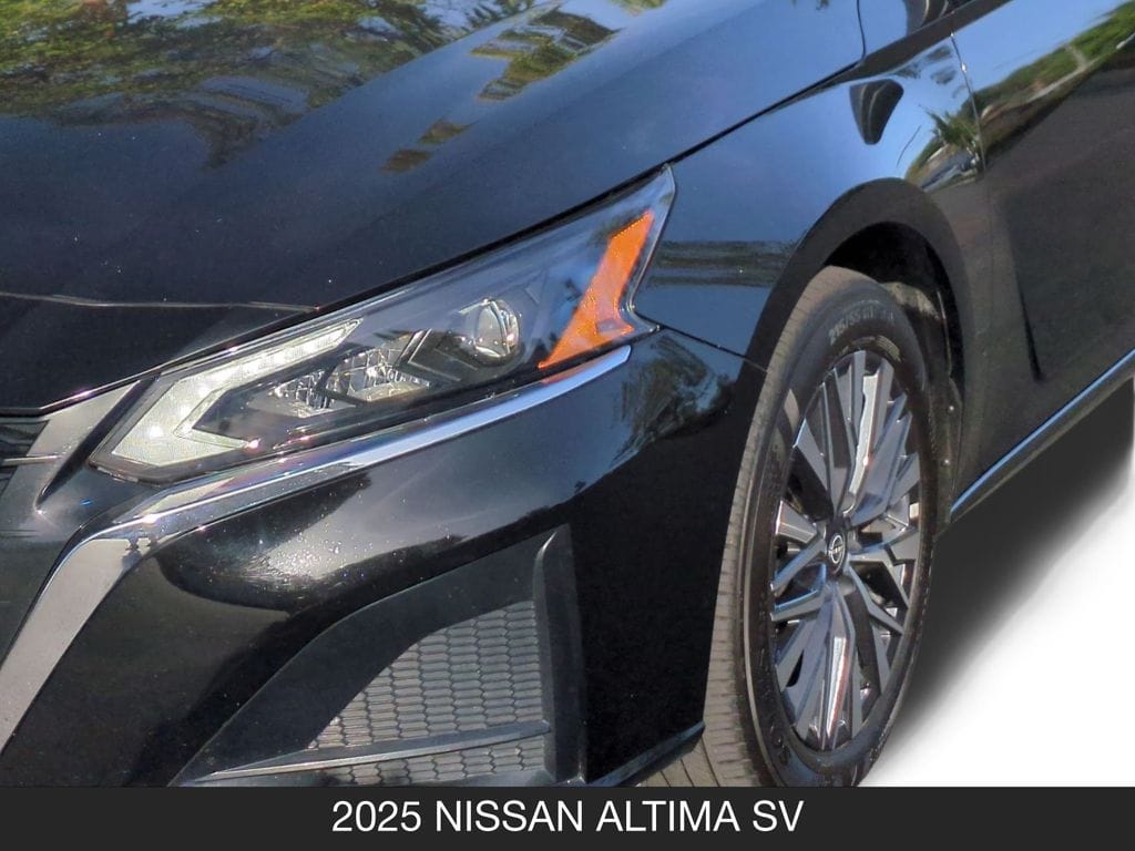2025 Nissan Altima SV - Photo 10