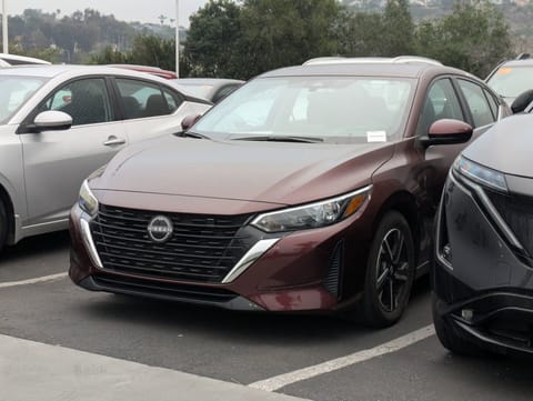 1 imagen de 2025 Nissan Sentra SV