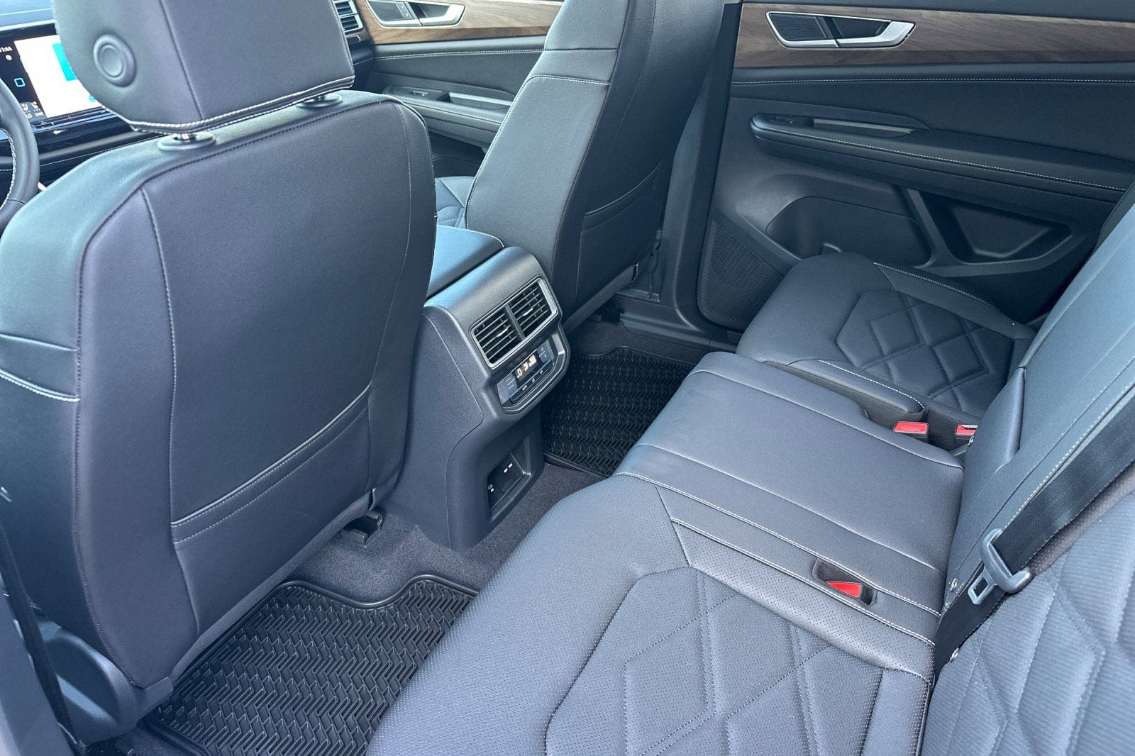 2026 Volkswagen Atlas SE w/Tech - Photo 11