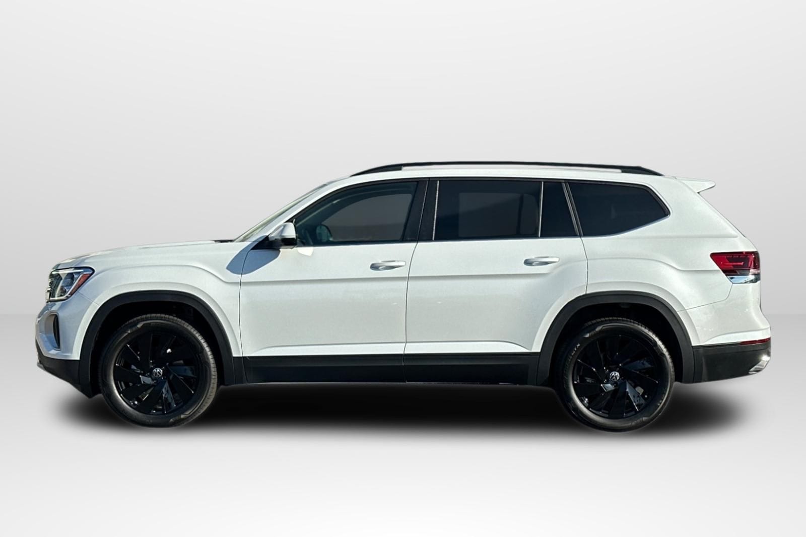 2026 Volkswagen Atlas SE w/Tech - Photo 7