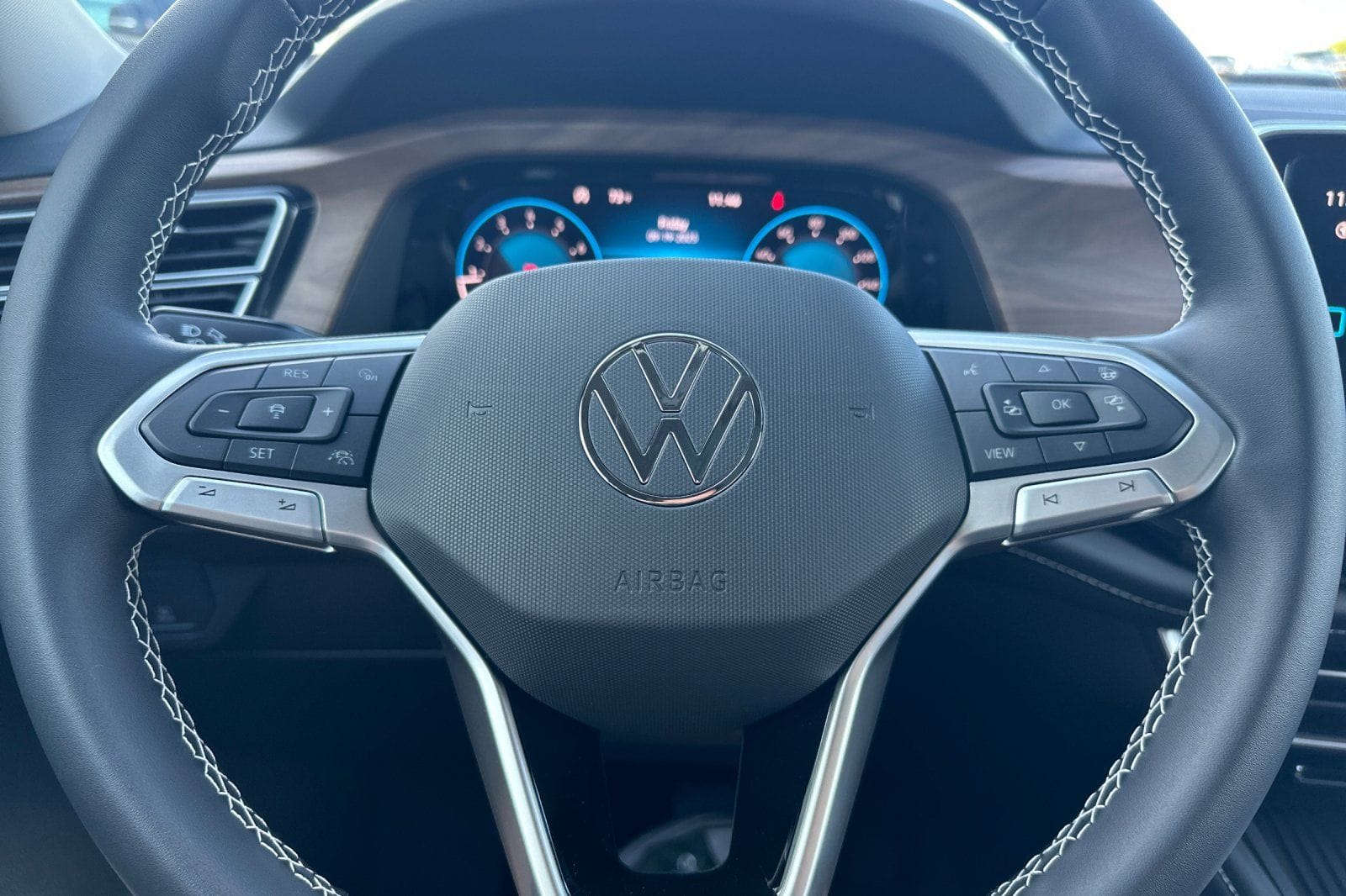 2026 Volkswagen Atlas SE w/Tech - Photo 23