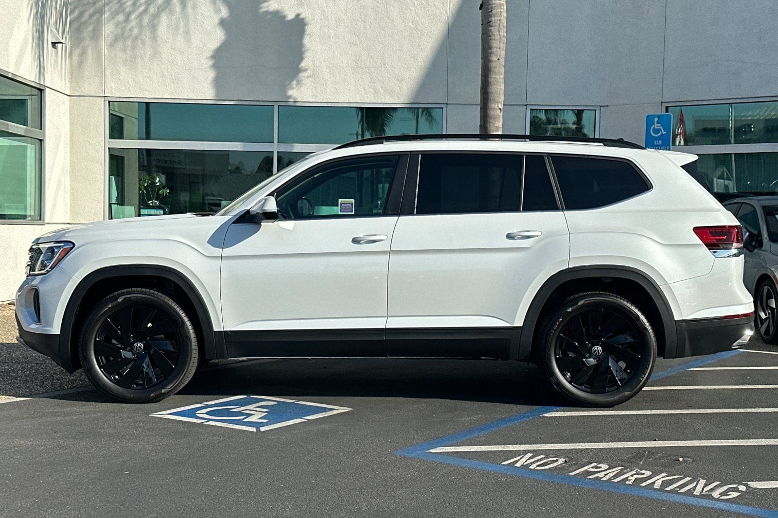 2026 Volkswagen Atlas SE w/Tech - Photo 7