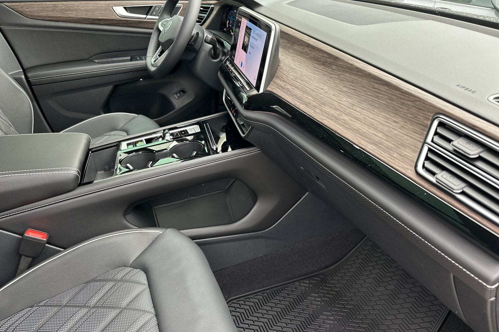 2026 Volkswagen Atlas SEL Premium R-Line - Photo 15