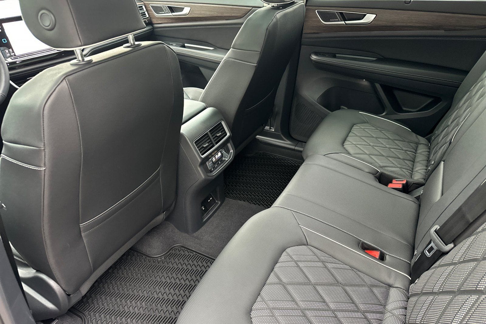 2026 Volkswagen Atlas SEL Premium R-Line - Photo 11