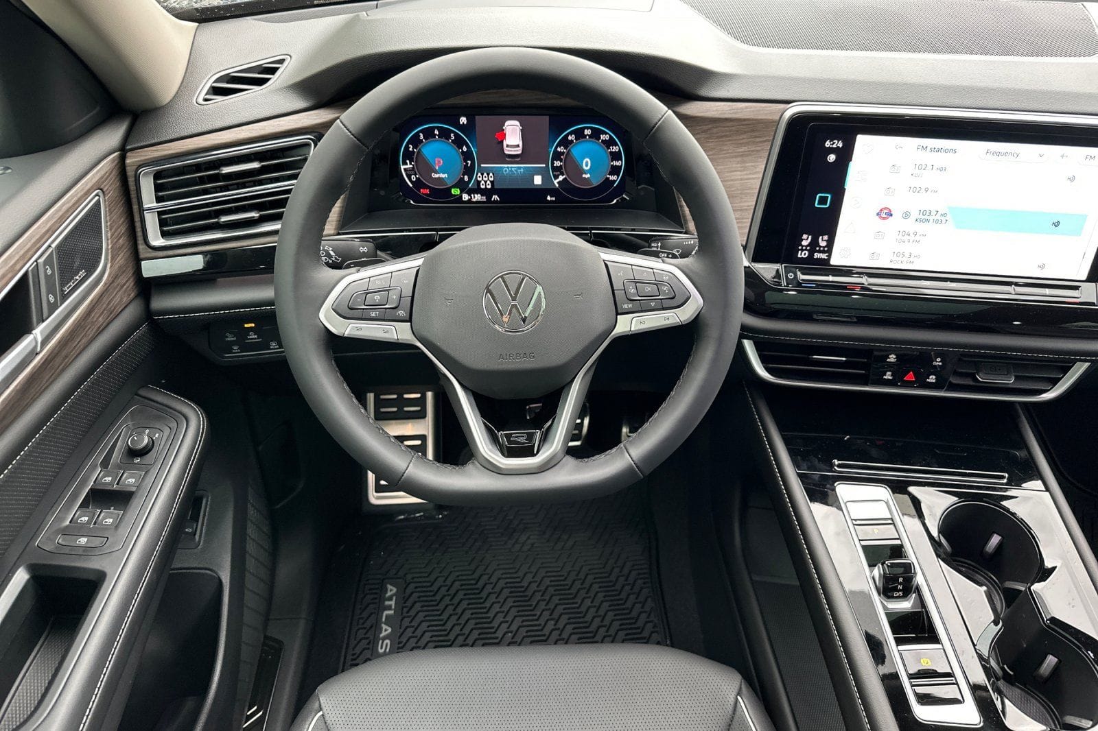 2026 Volkswagen Atlas SEL Premium R-Line - Photo 13