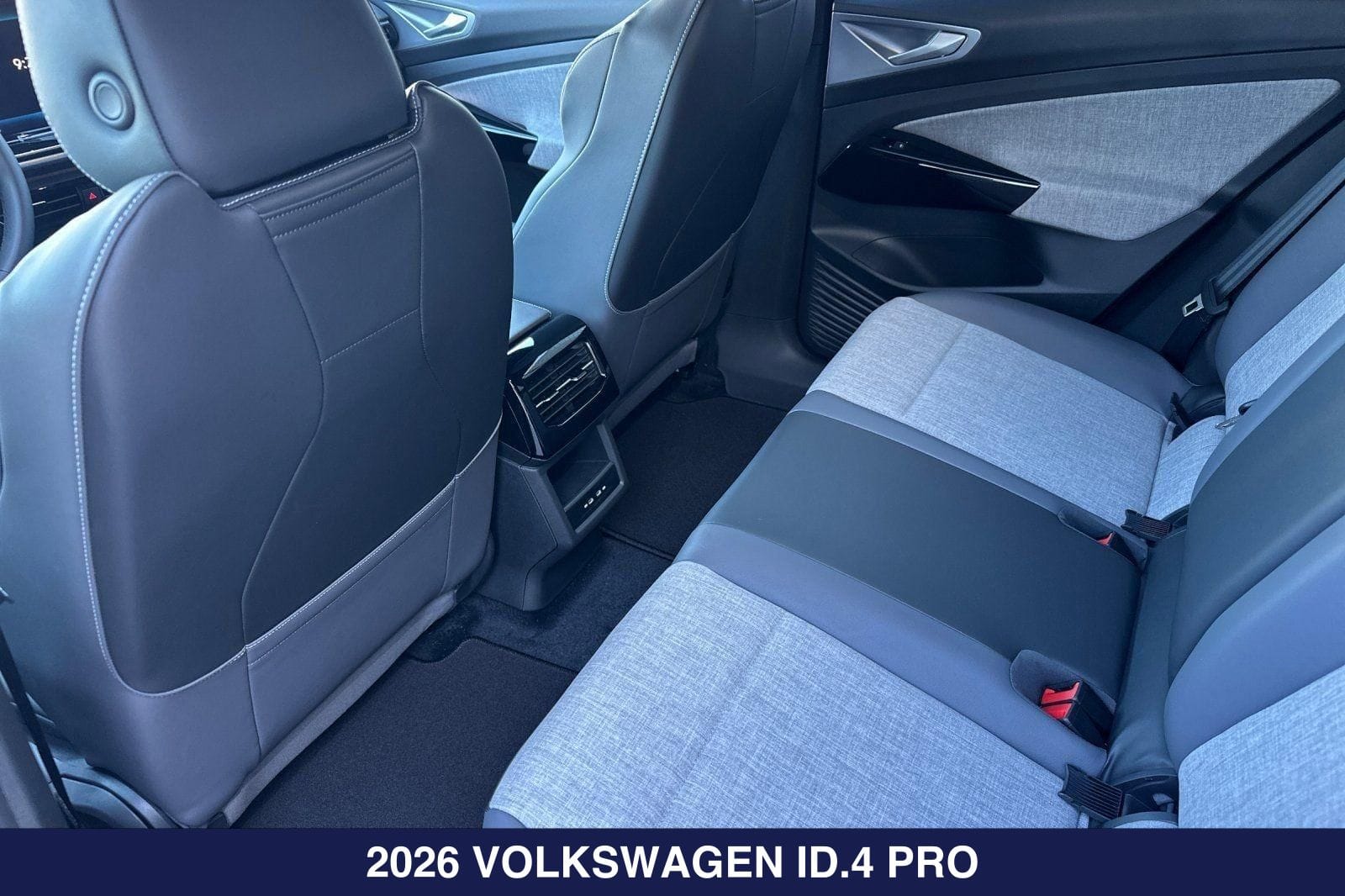 2026 Volkswagen ID.4 PRO - Photo 12