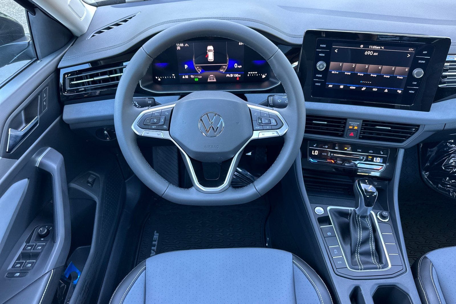 2026 Volkswagen Jetta SE - Photo 13