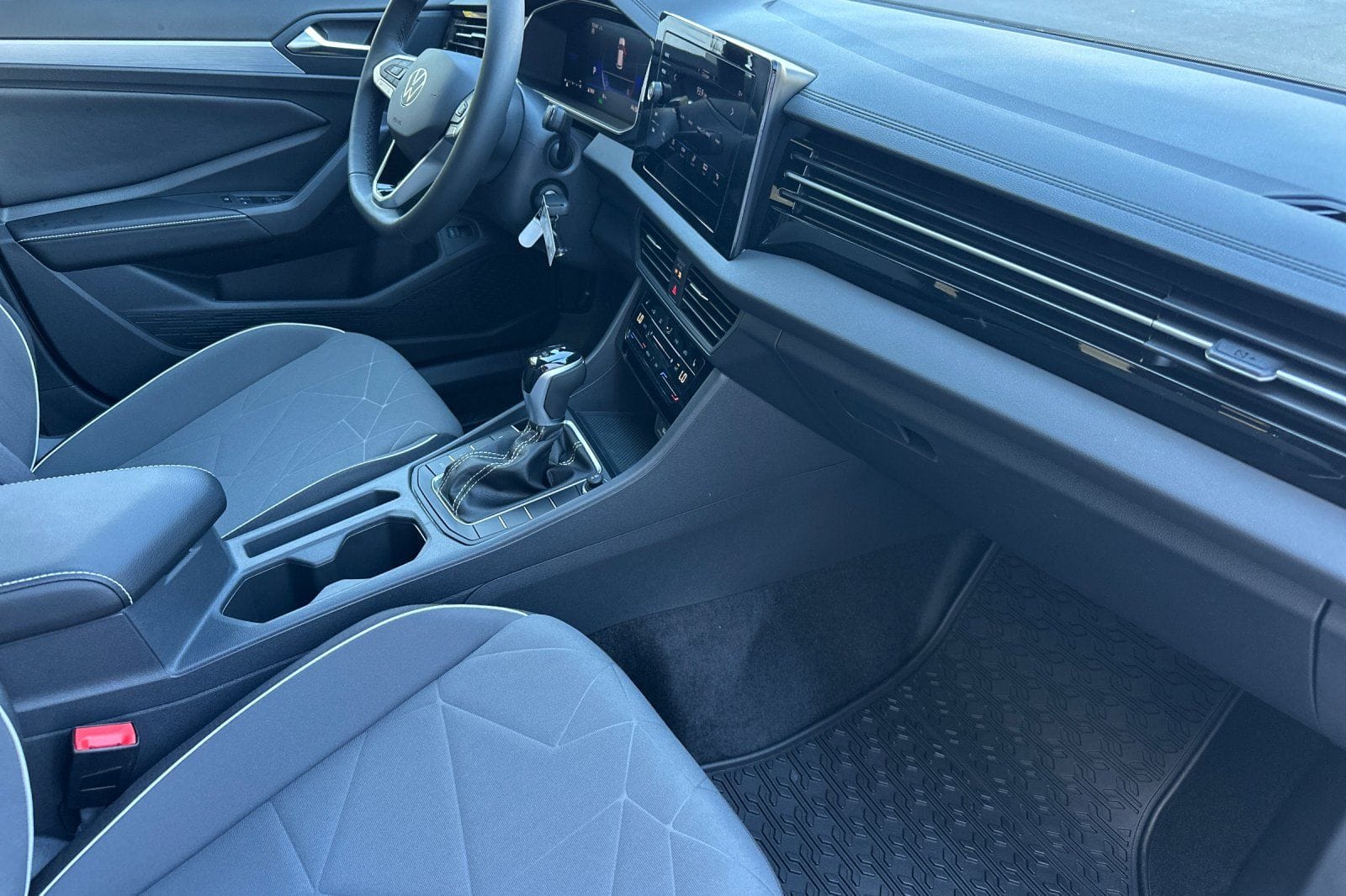 2026 Volkswagen Jetta Sport - Photo 14