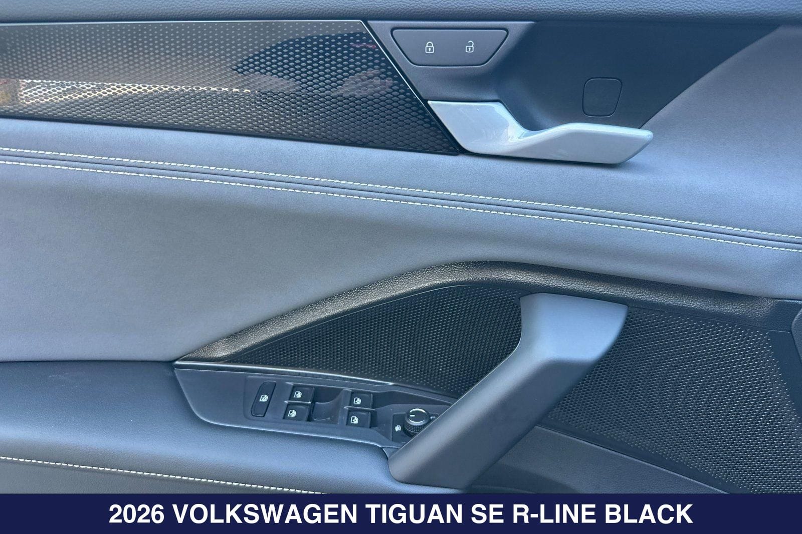 2026 Volkswagen Tiguan SE R-LINE BLACK - Photo 11