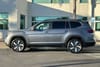 8 thumbnail image of  2024 Volkswagen Atlas 2.0T SE w/Technology