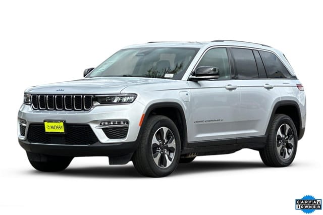 1 placeholder image of  2024 Jeep Grand Cherokee 4xe