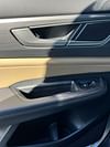 20 thumbnail image of  2024 Volkswagen Atlas Cross Sport 2.0T SE w/Technology