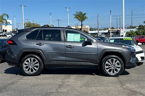 2023 Toyota RAV4 XLE Premium