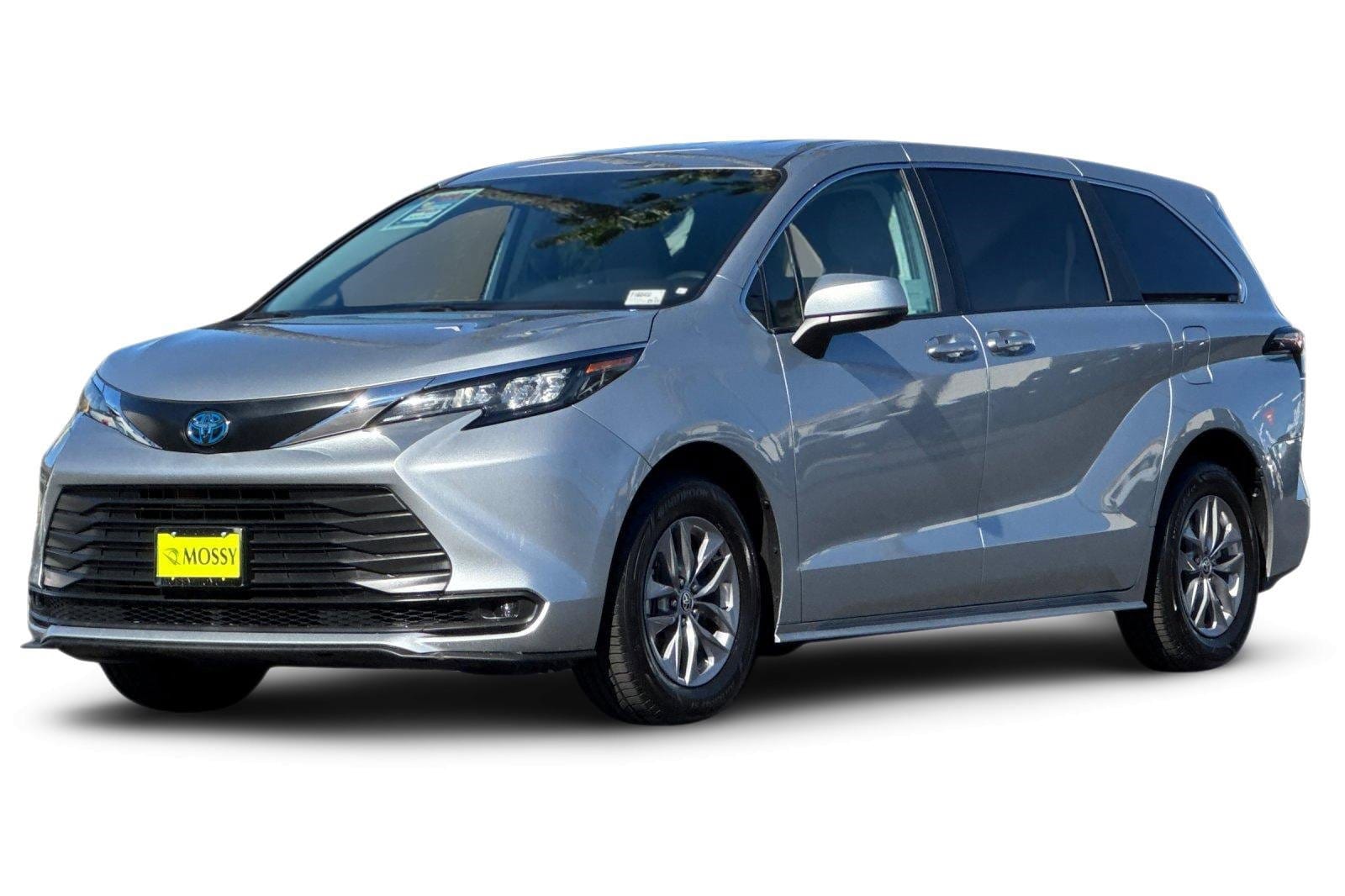 1 placeholder image of  2024 Toyota Sienna LE
