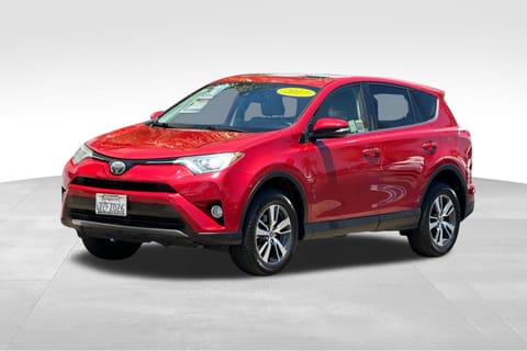1 image of 2017 Toyota RAV4 XLE