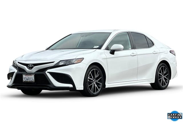 1 placeholder image of  2023 Toyota Camry SE