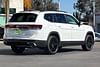 4 thumbnail image of  2024 Volkswagen Atlas 2.0T SE w/Technology