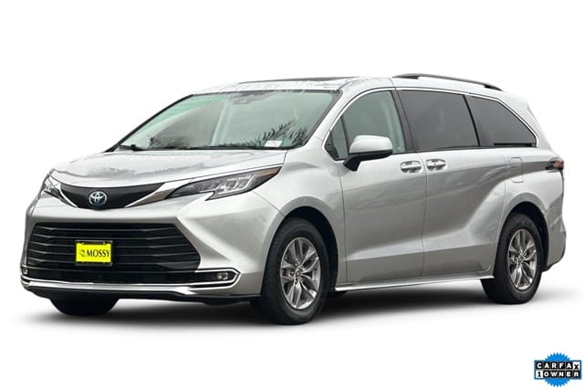1 placeholder image of  2023 Toyota Sienna XLE