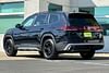 6 thumbnail image of  2024 Volkswagen Atlas 2.0T Peak Edition SE w/Technology